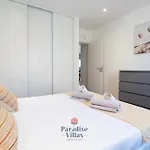 Modern 2-bed Apartment, Pool, Apartament