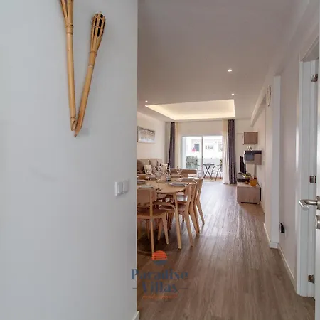 Modern 2-bed Apartment, Pool, Lejlighed