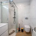 Апартаменты Modern 2-bed Apartment, Pool, *
