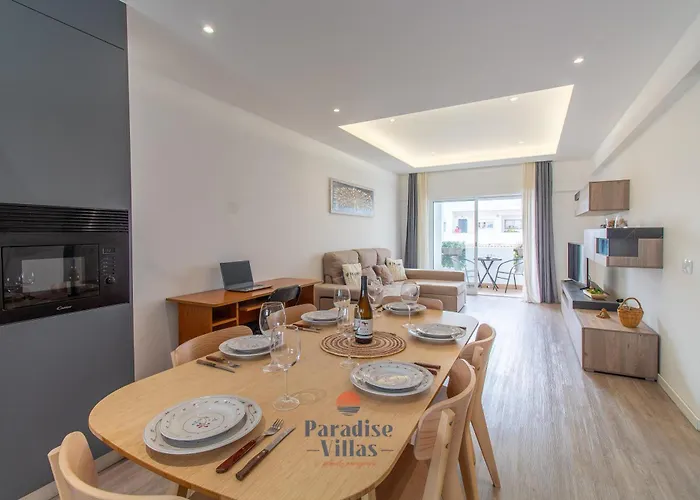 Modern 2-bed Apartment, Pool, *