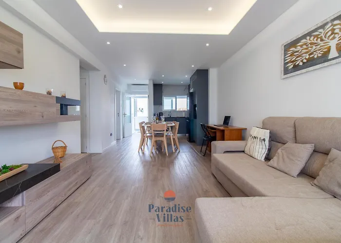 Modern 2-bed Apartment, Pool, *