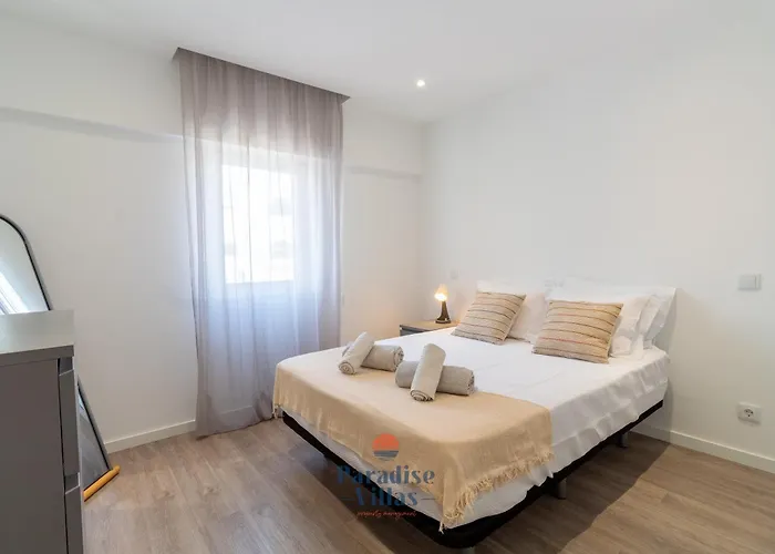 Modern 2-bed Apartment, Pool, *