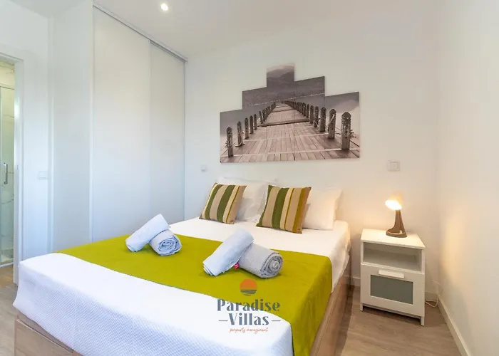 Modern 2-bed Apartment, Pool,