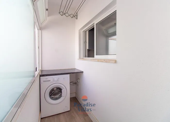 Modern 2-bed Apartment, Pool, Apartment Albufeira